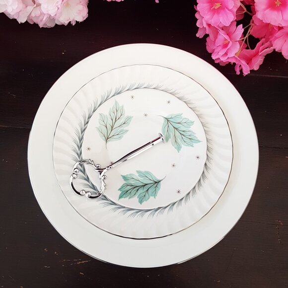 Handmade 3 Tier Bone China Cake Stand Wedding Dessert Serving Tray Cupcake Tower - Picture 3 of 7